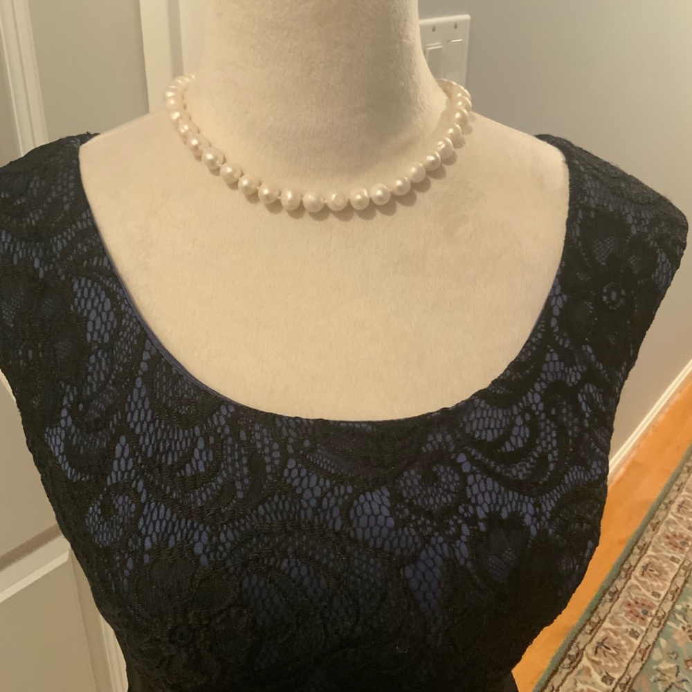 NWOT Ladies dress with blue lace top and black bottom. Size 10P - Picture 3 of 9